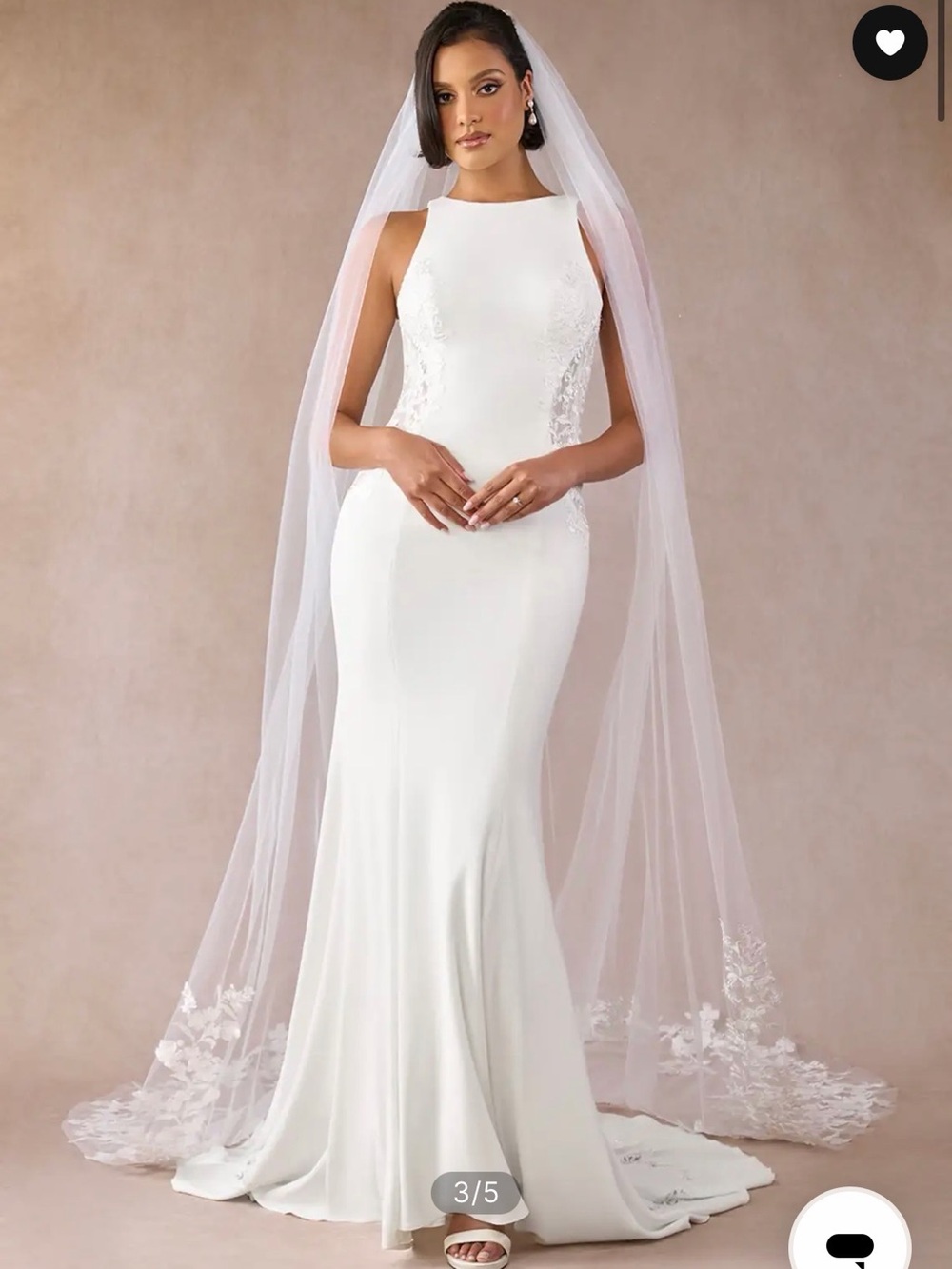 Elegant White Sleeveless Bridal Gown